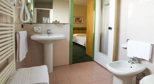 Hotel Sky Pool Sole