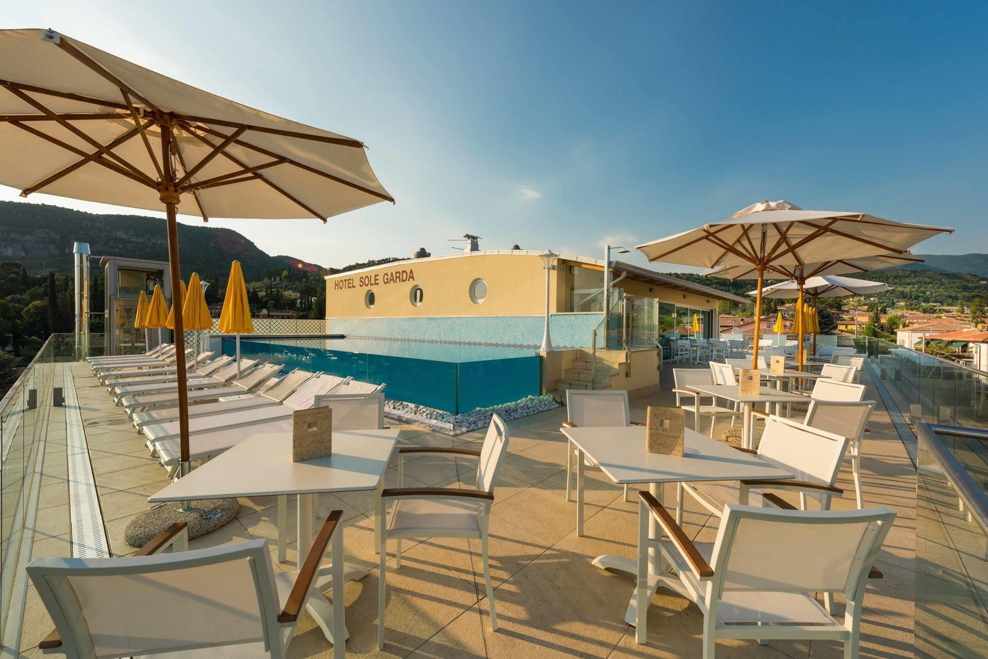 Sky Pool Sole Garda (Verona)