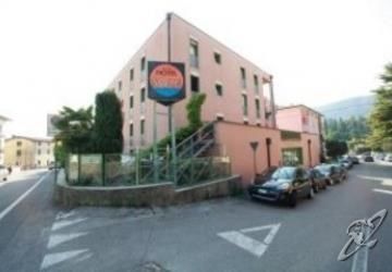 Hotel Sky Pool Sole 4*