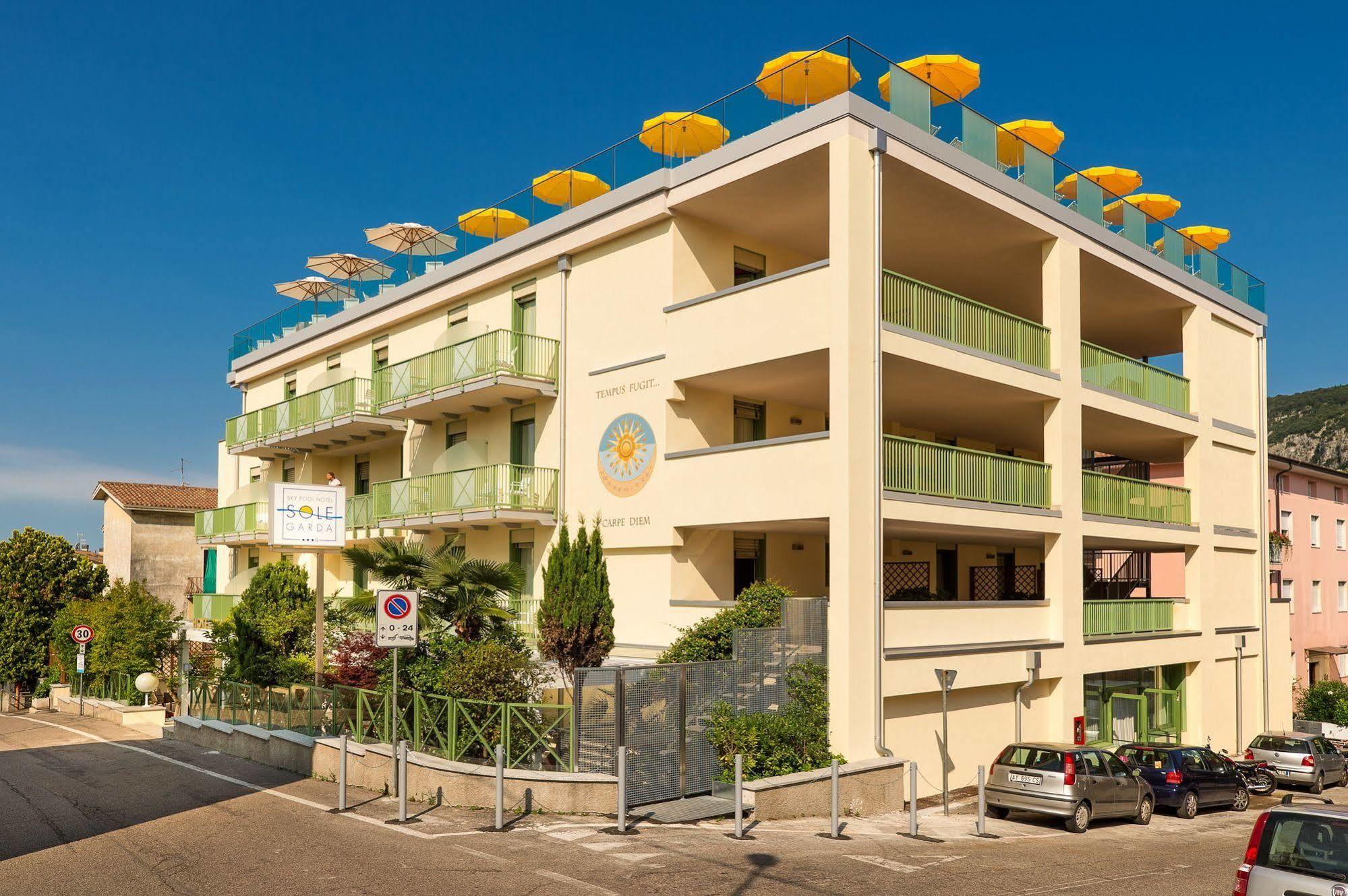 Sky Pool Sole 4* Garda (Verona)